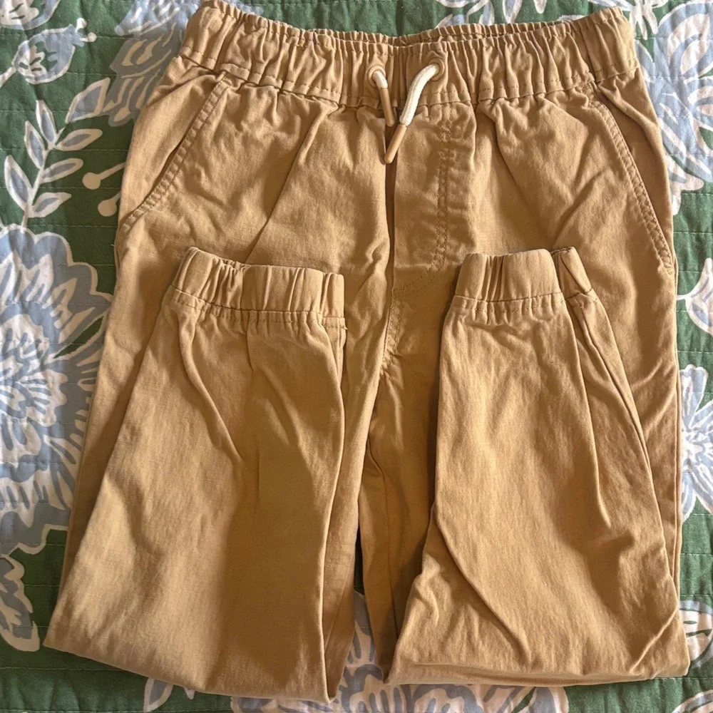 Tommy Bahama Kids Tan Joggers size S(5/6) - Picture 3 of 4
